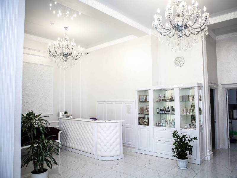 Аяқтары бар жетілген әйелдердің фотосуреттері тарады