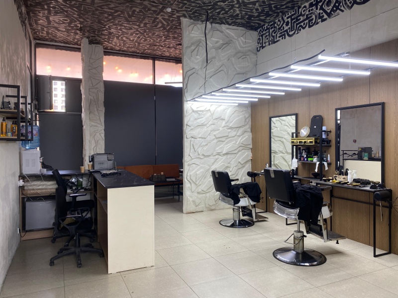 Боб шаштары бар брюнеткалар