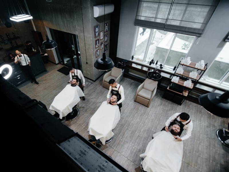 Хатшы бастығының вагинальды ләззатынан бас тарта алмады. Порно: Мен ауылда анаммен біргемін